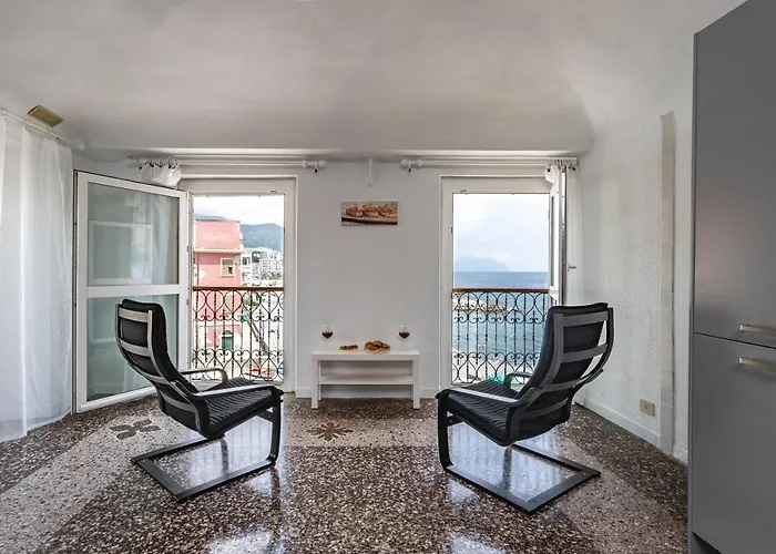 Seaside Apartment Genova